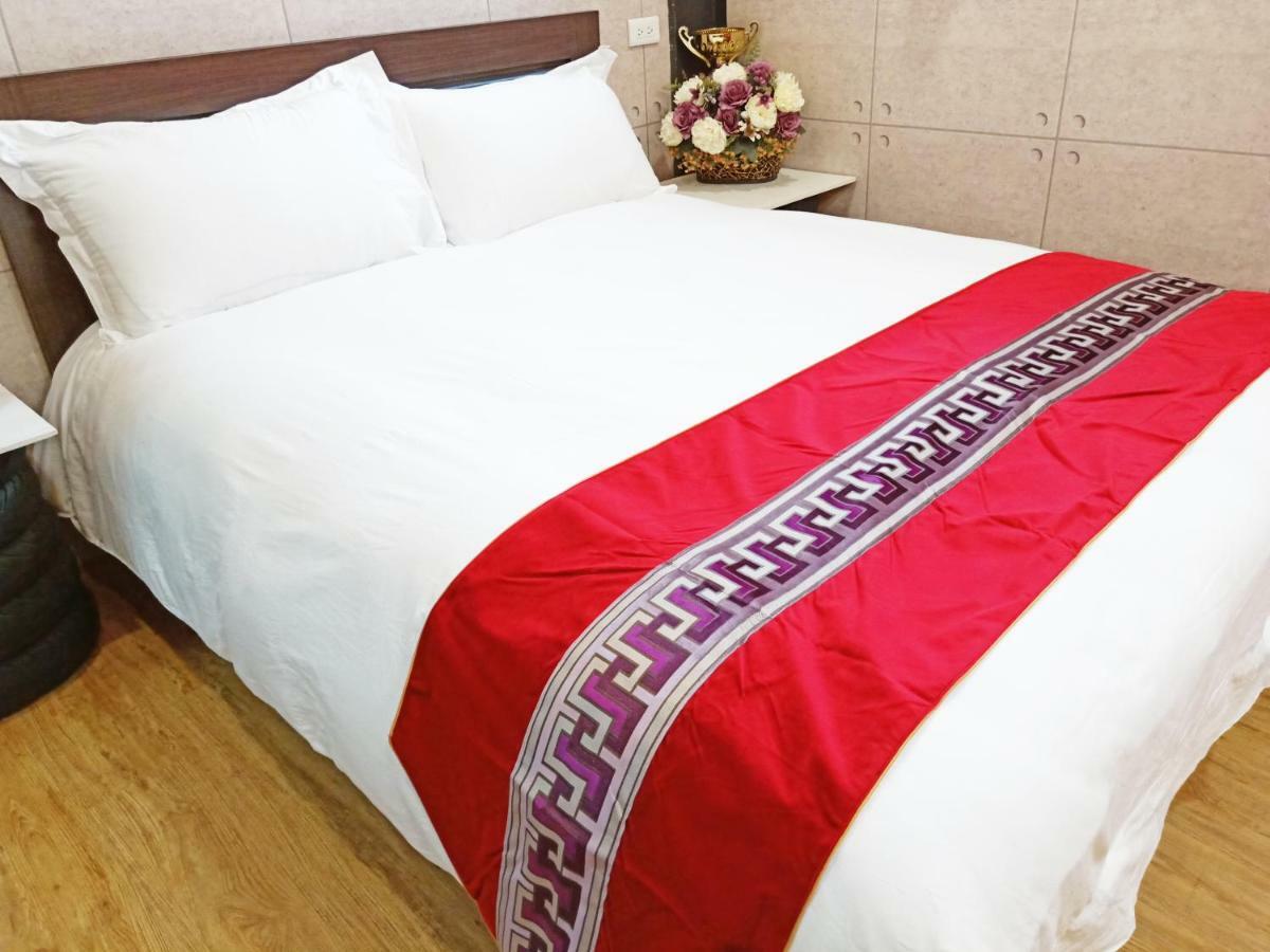Woju Homestay Tainan Exterior foto