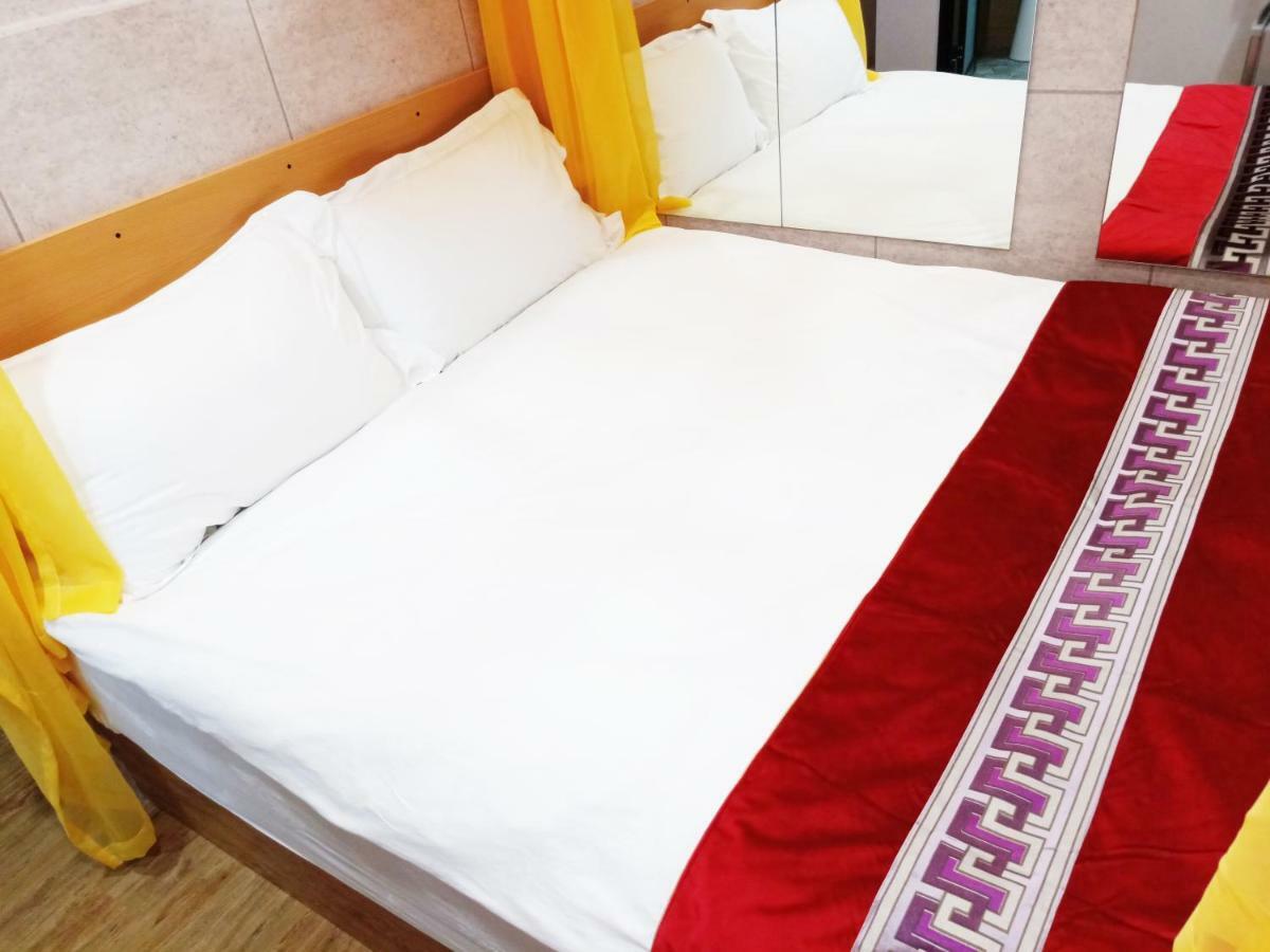 Woju Homestay Tainan Exterior foto